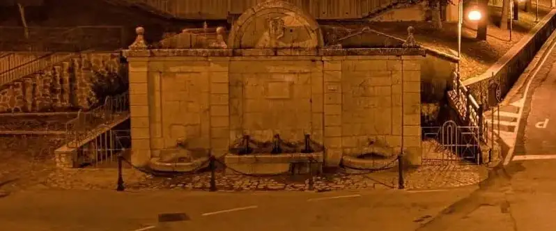 Fontana-del-Piano-di-notte